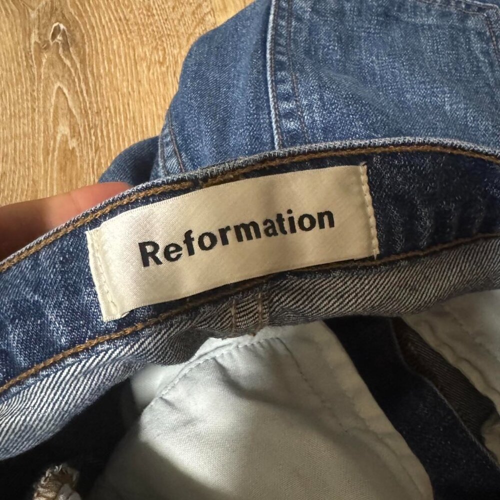 Reformation High Waisted Dark Blue Denim Shorts Size 26 - Picture 3 of 5